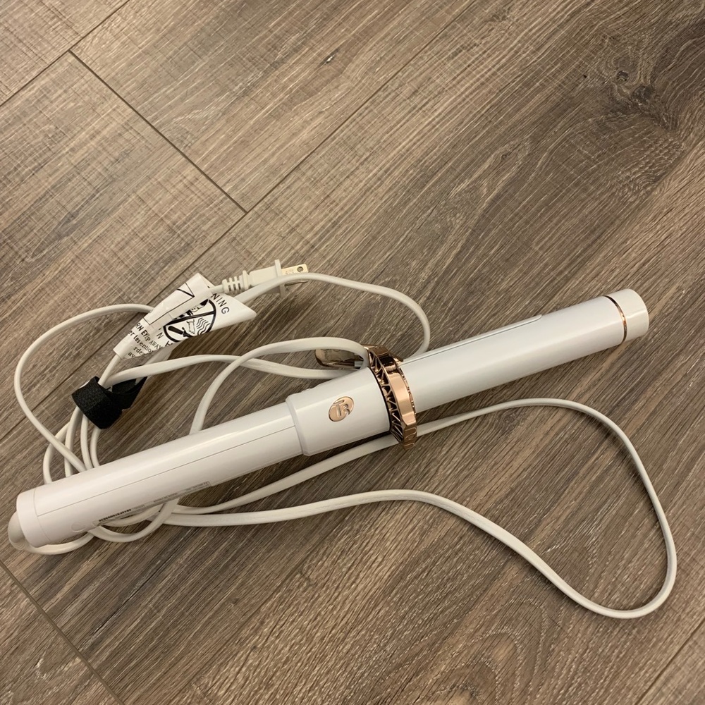T3 TWIRL360 curling iron